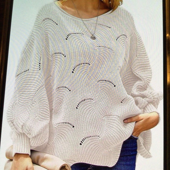 HP💝Women’s Batwing pullover off shoulder holl… - Picture 3 of 3